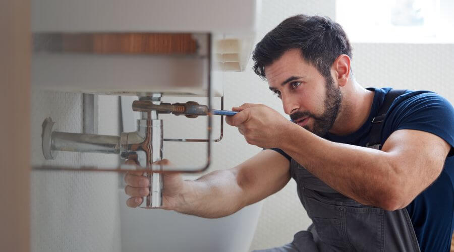 Expert burst pipe repair services in Hooppole, IL